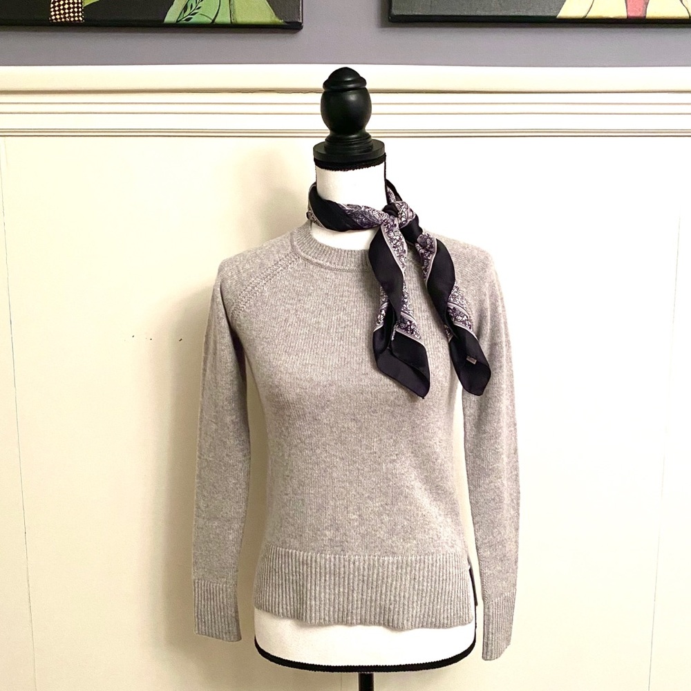 Gap 100% cashmere sweater in PETITE XS